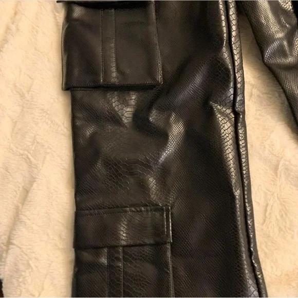 Boohoo Black Faux Leather Cargo Pants - Picture 3 of 3